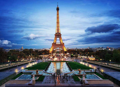 "Enchanting Paris: A Luxury Tour Package"